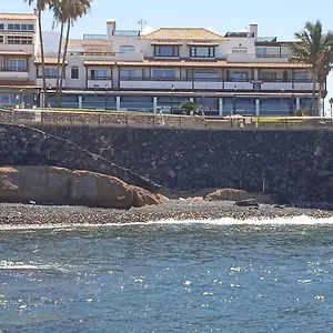 https://spacious-apartment-just-few-steps-of-the-ocean-in-la-caleta.adeje-hotels.com